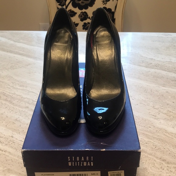 Stuart Weitzman Platswoon Black Soft Patent Pump - Picture 2 of 7